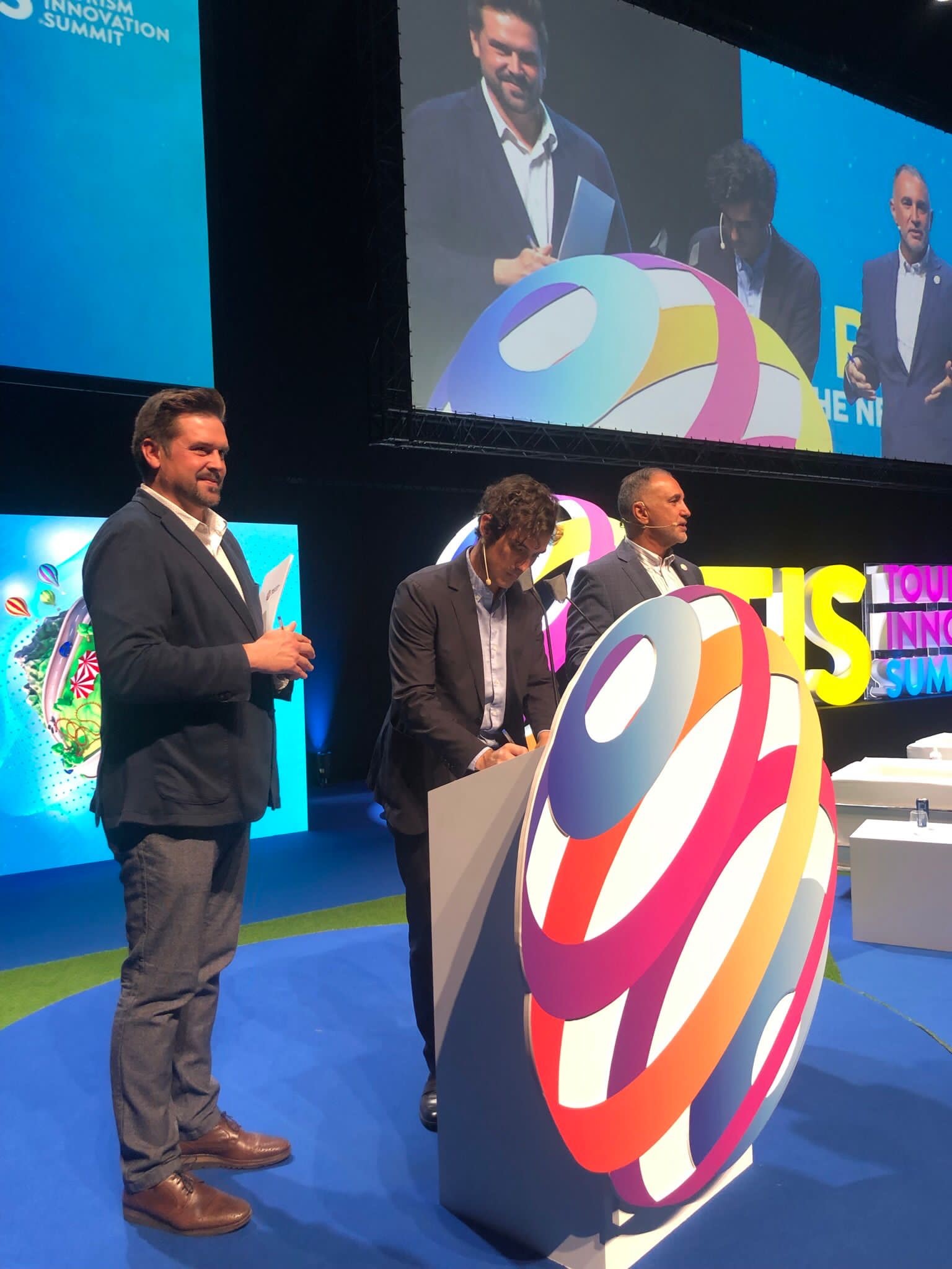 TIS - Tourism Innovation Summit, IGLTA y Queer Destinations firman un acuerdo para impulsar el turismo LGBTQ+